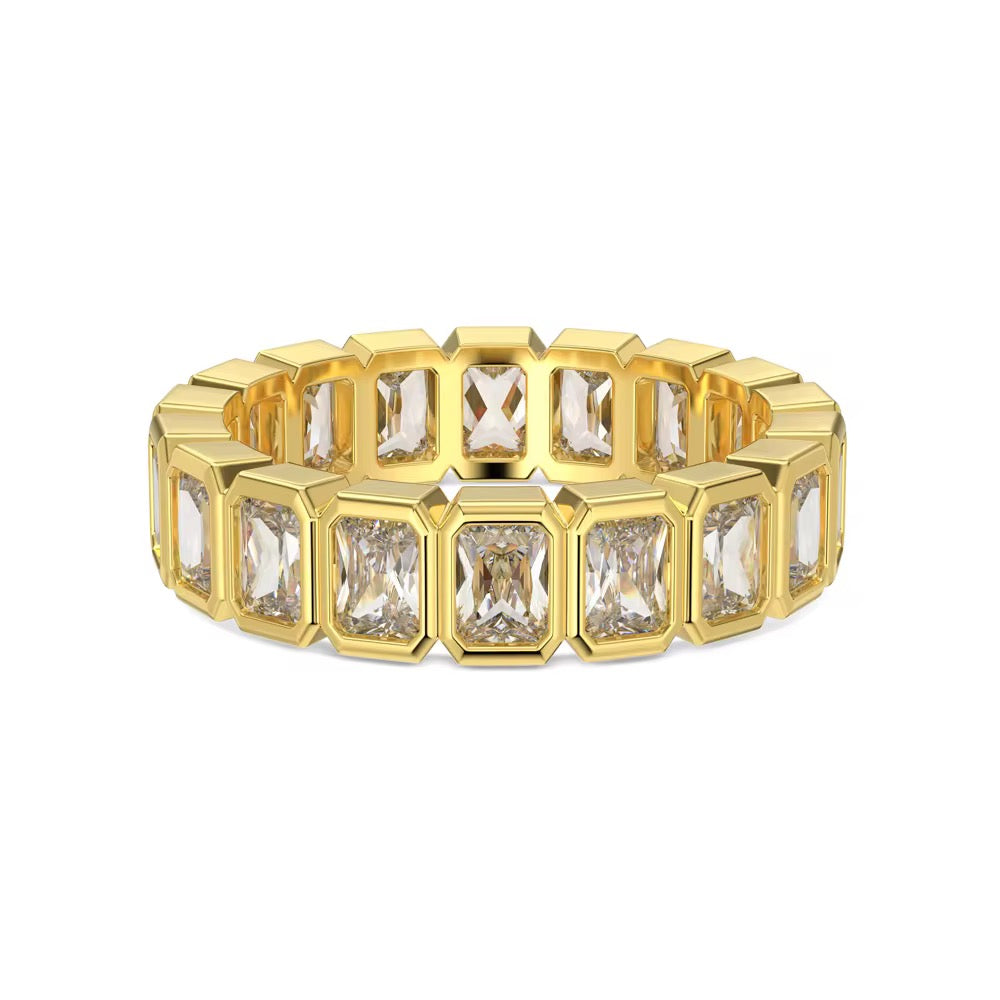 Radiant diamond bezel ring