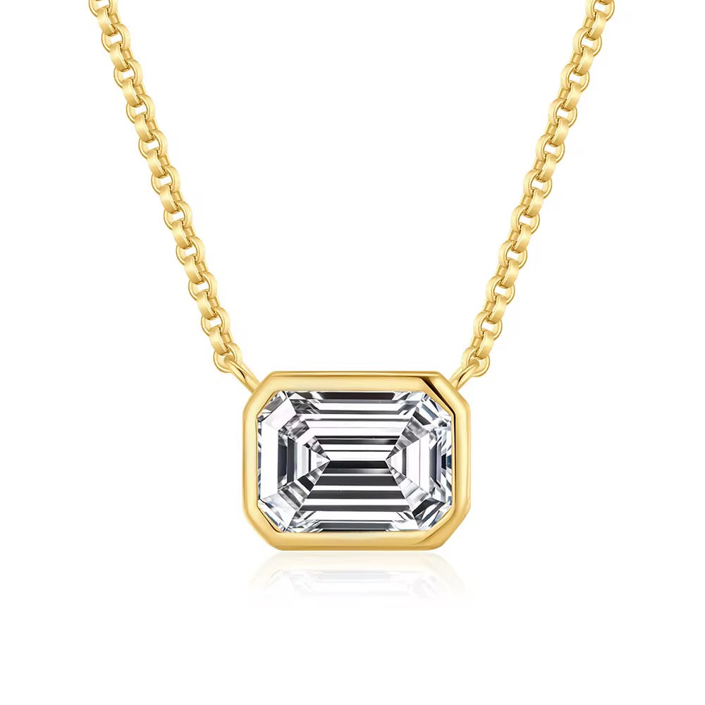 Emerald diamond necklace